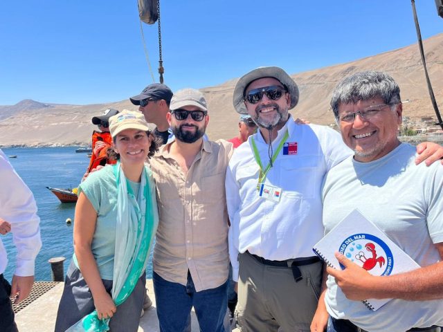 A la derecha, Guillermo Guzmán, junto al Presidente Gabriel Boric y la Ministra de Medio Ambiente, Maisa Rojas.